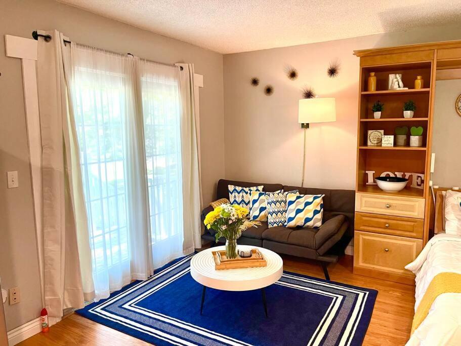 タラハシーTown & Country Hideaway - 1Br/1Ba, 20 Min Famu/Fsuアパートメント エクステリア 写真